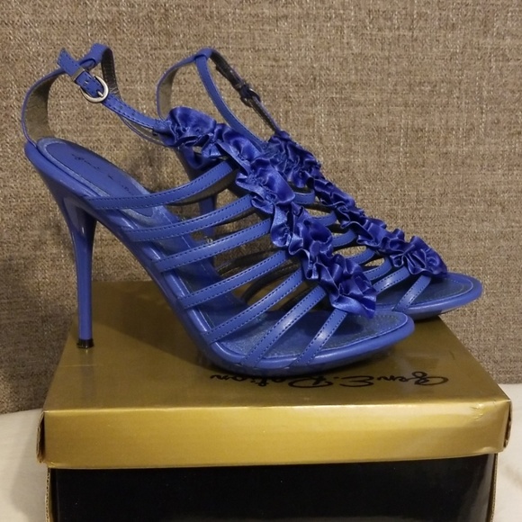 Shoes - Picture 4 of 4